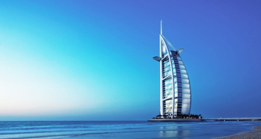 Dubai Shopping Guide: 10 Things You Should Buy from Dubai