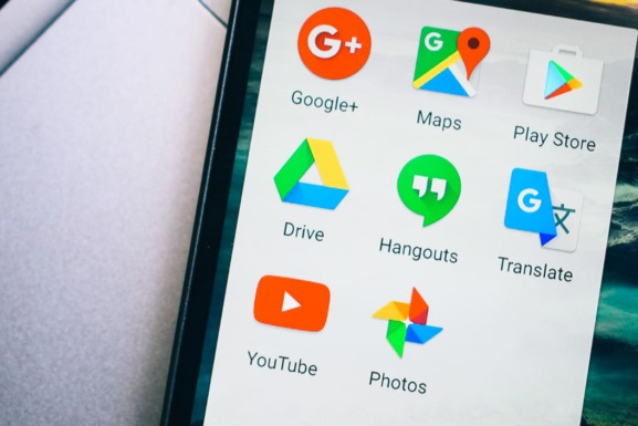 5 Google Apps I Use While Traveling (And You Should Too)